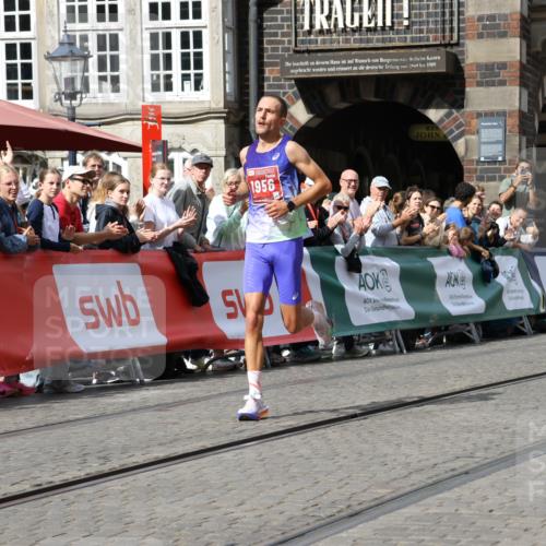 13.09.2026 - 21. swb-Marathon Bremen Strokosch-Dieckow http://msf.ph/oto/10296960 13.09.2026 12:18:10 Ziel 1956 meine-sportfotos.de