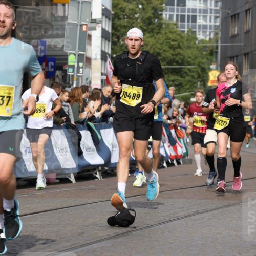 13.09.2026 - 21. swb-Marathon Bremen Strokosch-Dieckow http://msf.ph/oto/10296976 13.09.2026 10:48:39 Ziel 10316, 10421, 10426, 10638, 11058, 11135, 11241, 11582, 11683, 11781, 11815, 11837, 12259, 13570, 10815, 11885, 12204, 13512 meine-sportfotos.de