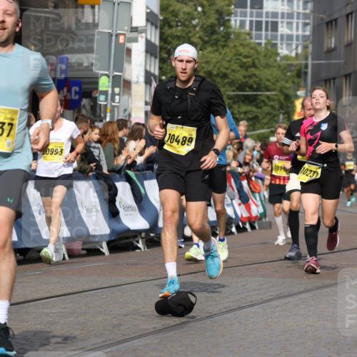 13.09.2026 - 21. swb-Marathon Bremen Strokosch-Dieckow http://msf.ph/oto/10296984 13.09.2026 10:48:39 Ziel 10316, 10421, 10426, 10638, 11058, 11135, 11241, 11582, 11683, 11781, 11815, 11837, 12259, 13570, 10815, 11885, 12204, 13512 meine-sportfotos.de