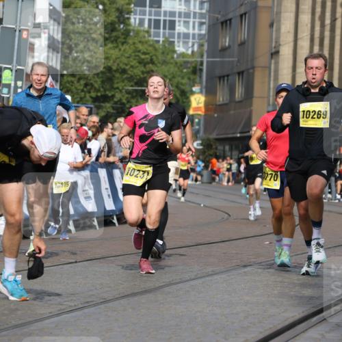 13.09.2026 - 21. swb-Marathon Bremen Strokosch-Dieckow http://msf.ph/oto/10297000 13.09.2026 10:48:40 Ziel 10316, 10421, 10426, 10638, 11135, 11241, 11582, 11683, 11781, 11815, 11837, 12259, 13570, 10815, 11885, 12204, 13512 meine-sportfotos.de