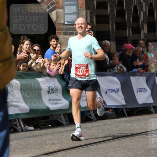 13.09.2026 - 21. swb-Marathon Bremen Strokosch-Dieckow http://msf.ph/oto/10297004 13.09.2026 12:19:35 Ziel 207 meine-sportfotos.de