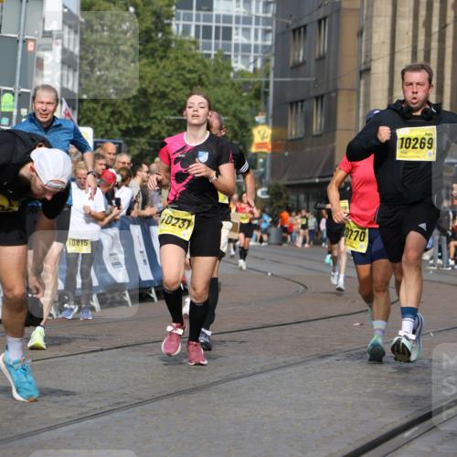 13.09.2026 - 21. swb-Marathon Bremen Strokosch-Dieckow http://msf.ph/oto/10297006 13.09.2026 10:48:40 Ziel 10316, 10421, 10426, 10638, 11135, 11241, 11582, 11683, 11781, 11815, 11837, 12259, 13570, 10815, 11885, 12204, 13512 meine-sportfotos.de
