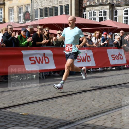 13.09.2026 - 21. swb-Marathon Bremen Strokosch-Dieckow http://msf.ph/oto/10297027 13.09.2026 12:19:37 Ziel 207 meine-sportfotos.de