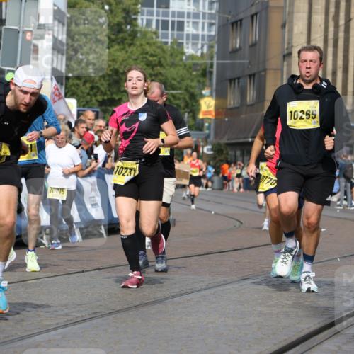 13.09.2026 - 21. swb-Marathon Bremen Strokosch-Dieckow http://msf.ph/oto/10297029 13.09.2026 10:48:41 Ziel 10316, 10421, 10426, 10638, 10814, 11135, 11241, 11582, 11683, 11781, 11815, 11837, 12259, 13570, 11885, 12204, 13512, 13555 meine-sportfotos.de