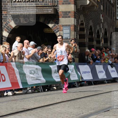 13.09.2026 - 21. swb-Marathon Bremen Strokosch-Dieckow http://msf.ph/oto/10297048 13.09.2026 12:20:45 Ziel 974, 626 meine-sportfotos.de