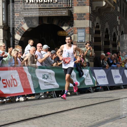 13.09.2026 - 21. swb-Marathon Bremen Strokosch-Dieckow http://msf.ph/oto/10297054 13.09.2026 12:20:45 Ziel 974, 626 meine-sportfotos.de