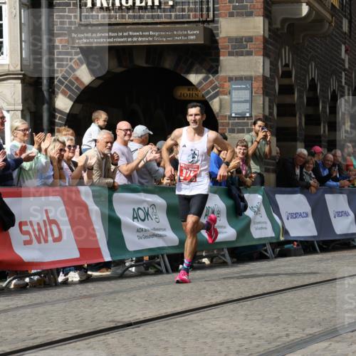 13.09.2026 - 21. swb-Marathon Bremen Strokosch-Dieckow http://msf.ph/oto/10297057 13.09.2026 12:20:45 Ziel 974, 626 meine-sportfotos.de