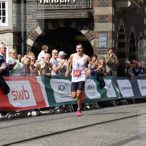 13.09.2026 - 21. swb-Marathon Bremen Strokosch-Dieckow http://msf.ph/oto/10297059 13.09.2026 12:20:45 Ziel 974, 626 meine-sportfotos.de