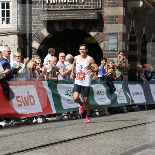 13.09.2026 - 21. swb-Marathon Bremen Strokosch-Dieckow http://msf.ph/oto/10297063 13.09.2026 12:20:45 Ziel 974, 626 meine-sportfotos.de