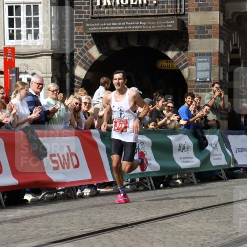 13.09.2026 - 21. swb-Marathon Bremen Strokosch-Dieckow http://msf.ph/oto/10297075 13.09.2026 12:20:46 Ziel 974, 626 meine-sportfotos.de