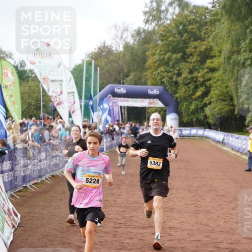 13.09.2026 - Airport Race Dennis Weichert http://msf.ph/oto/10297077 13.09.2026 10:34:23 Ziel 5034, 5122, 5220, 5355, 5356, 5366, 5367, 5382 meine-sportfotos.de