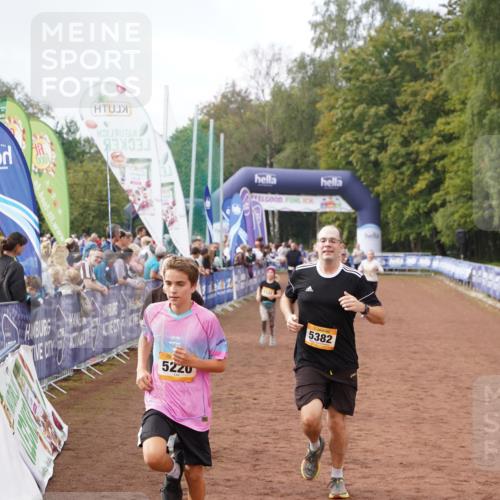 13.09.2026 - Airport Race Dennis Weichert http://msf.ph/oto/10297082 13.09.2026 10:34:23 Ziel 5034, 5122, 5220, 5355, 5356, 5366, 5367, 5382 meine-sportfotos.de