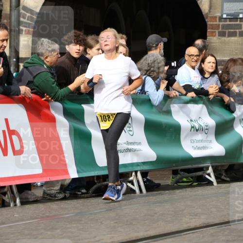 13.09.2026 - 21. swb-Marathon Bremen Strokosch-Dieckow http://msf.ph/oto/10297111 13.09.2026 10:48:49 Ziel 10231, 10269, 10421, 10426, 10489, 10538, 10770, 10814, 10917, 10993, 11196, 11372, 11582, 11611, 11683, 11815, 11837, 12259, 13570, 10253, 10293, 10566, 11891, 12027, 12204, 12350, 13555 meine-sportfotos.de