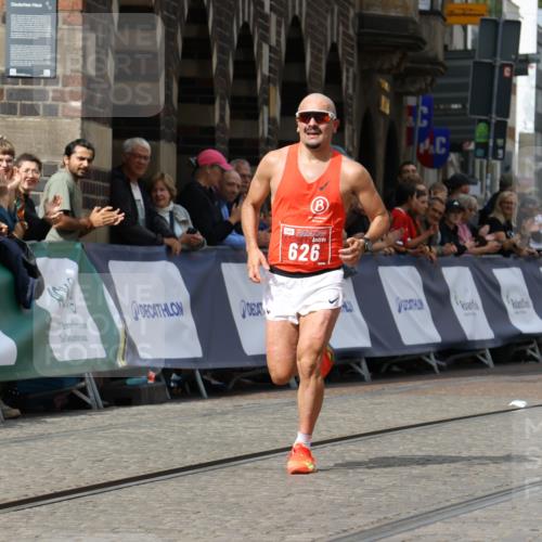 13.09.2026 - 21. swb-Marathon Bremen Strokosch-Dieckow http://msf.ph/oto/10297147 13.09.2026 12:21:22 Ziel 626 meine-sportfotos.de