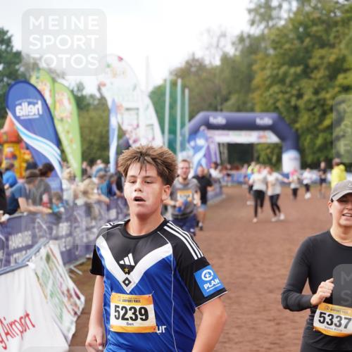 13.09.2026 - Airport Race Dennis Weichert http://msf.ph/oto/10297176 13.09.2026 10:34:33 Ziel 5122, 5239, 5332, 5333, 5336, 5337, 5358 meine-sportfotos.de