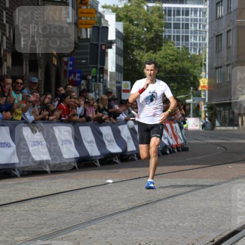 13.09.2026 - 21. swb-Marathon Bremen Strokosch-Dieckow http://msf.ph/oto/10297196 13.09.2026 12:22:23 Ziel 1681, 176 meine-sportfotos.de