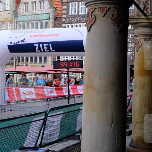 13.09.2026 - 21. swb-Marathon Bremen Tim E. http://msf.ph/oto/10297206 13.09.2026 09:41:17 Ziel  meine-sportfotos.de