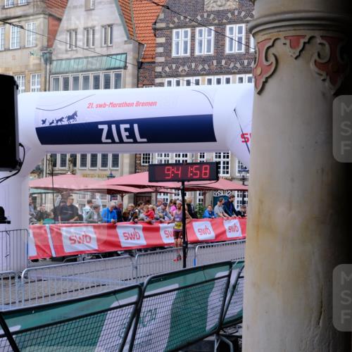 13.09.2026 - 21. swb-Marathon Bremen Tim E. http://msf.ph/oto/10297235 13.09.2026 09:41:59 Ziel  meine-sportfotos.de