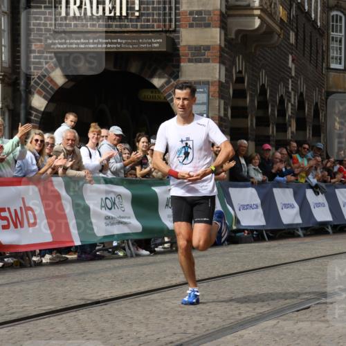 13.09.2026 - 21. swb-Marathon Bremen Strokosch-Dieckow http://msf.ph/oto/10297255 13.09.2026 12:22:26 Ziel 1681, 176 meine-sportfotos.de