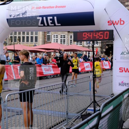 13.09.2026 - 21. swb-Marathon Bremen Tim E. http://msf.ph/oto/10297266 13.09.2026 09:44:52 Ziel  meine-sportfotos.de