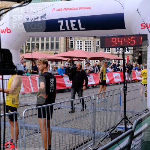 13.09.2026 - 21. swb-Marathon Bremen Tim E. http://msf.ph/oto/10297280 13.09.2026 09:44:53 Ziel  meine-sportfotos.de