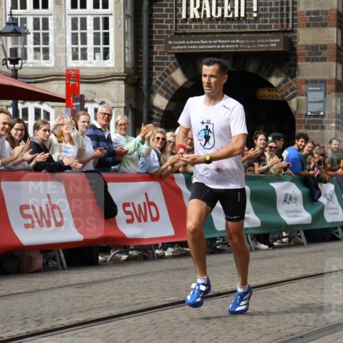 13.09.2026 - 21. swb-Marathon Bremen Strokosch-Dieckow http://msf.ph/oto/10297282 13.09.2026 12:22:26 Ziel 1681, 176 meine-sportfotos.de