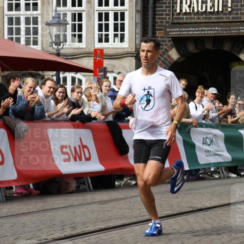 13.09.2026 - 21. swb-Marathon Bremen Strokosch-Dieckow http://msf.ph/oto/10297299 13.09.2026 12:22:27 Ziel 1681, 176 meine-sportfotos.de