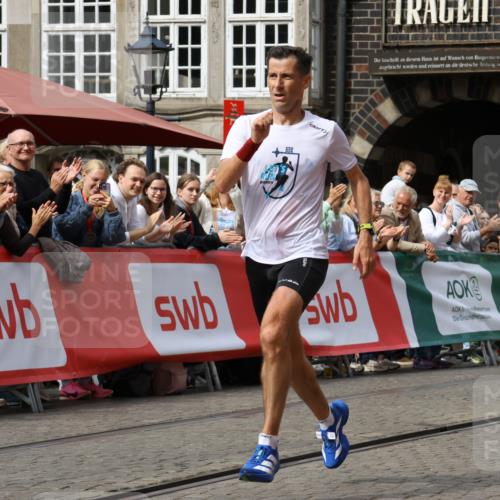 13.09.2026 - 21. swb-Marathon Bremen Strokosch-Dieckow http://msf.ph/oto/10297307 13.09.2026 12:22:27 Ziel 1681, 176 meine-sportfotos.de
