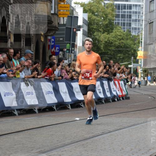 13.09.2026 - 21. swb-Marathon Bremen Strokosch-Dieckow http://msf.ph/oto/10297310 13.09.2026 12:22:59 Ziel 176 meine-sportfotos.de