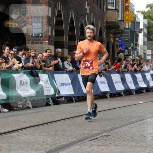 13.09.2026 - 21. swb-Marathon Bremen Strokosch-Dieckow http://msf.ph/oto/10297342 13.09.2026 12:23:00 Ziel 176 meine-sportfotos.de