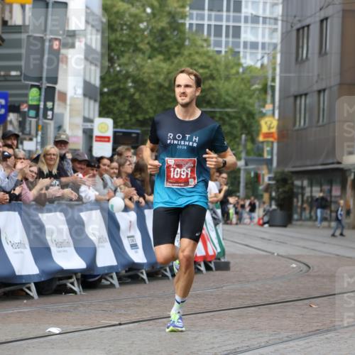 13.09.2026 - 21. swb-Marathon Bremen Strokosch-Dieckow http://msf.ph/oto/10297421 13.09.2026 12:25:01 Ziel 1091 meine-sportfotos.de