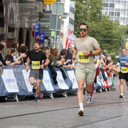 13.09.2026 - 21. swb-Marathon Bremen Strokosch-Dieckow http://msf.ph/oto/10297447 13.09.2026 10:49:08 Ziel 10815, 10917, 11372, 11885, 12204, 13512, 13555, 10294, 10514, 10655, 11316, 11567, 11621, 11896, 11984, 12149, 12376, 13577 meine-sportfotos.de