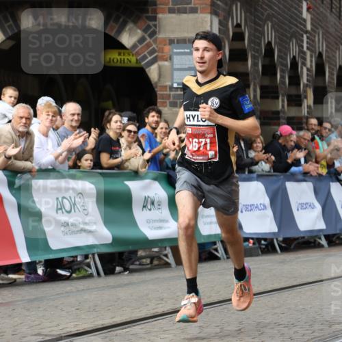 13.09.2026 - 21. swb-Marathon Bremen Strokosch-Dieckow http://msf.ph/oto/10297451 13.09.2026 12:26:19 Ziel 1671 meine-sportfotos.de