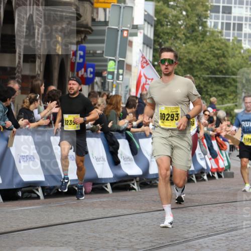 13.09.2026 - 21. swb-Marathon Bremen Strokosch-Dieckow http://msf.ph/oto/10297458 13.09.2026 10:49:08 Ziel 10815, 10917, 11372, 11885, 12204, 13512, 13555, 10294, 10514, 10655, 11316, 11567, 11621, 11896, 11984, 12149, 12376, 13577 meine-sportfotos.de