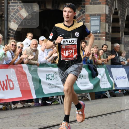 13.09.2026 - 21. swb-Marathon Bremen Strokosch-Dieckow http://msf.ph/oto/10297468 13.09.2026 12:26:19 Ziel 1671 meine-sportfotos.de