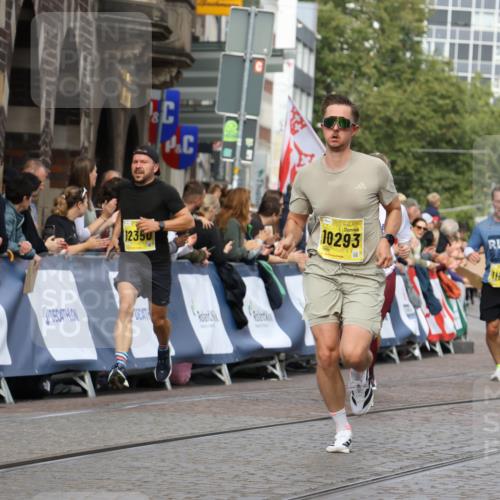 13.09.2026 - 21. swb-Marathon Bremen Strokosch-Dieckow http://msf.ph/oto/10297469 13.09.2026 10:49:08 Ziel 10815, 10917, 11372, 11885, 12204, 13512, 13555, 10294, 10514, 10655, 11316, 11567, 11621, 11896, 11984, 12149, 12376, 13577 meine-sportfotos.de