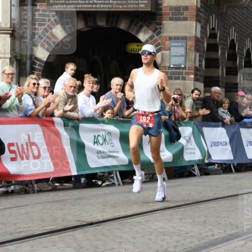 13.09.2026 - 21. swb-Marathon Bremen Strokosch-Dieckow http://msf.ph/oto/10297487 13.09.2026 12:27:24 Ziel 692 meine-sportfotos.de