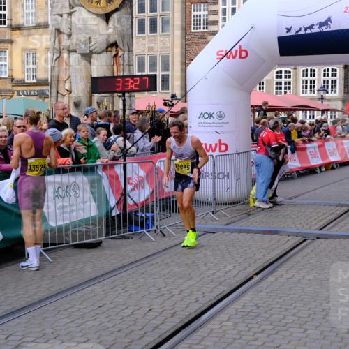 13.09.2026 - 21. swb-Marathon Bremen Tim E. http://msf.ph/oto/10297493 13.09.2026 10:28:45 Ziel 12272, 13515, 13547, 13635 meine-sportfotos.de