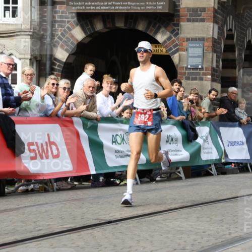 13.09.2026 - 21. swb-Marathon Bremen Strokosch-Dieckow http://msf.ph/oto/10297495 13.09.2026 12:27:24 Ziel 692 meine-sportfotos.de