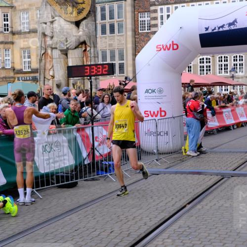13.09.2026 - 21. swb-Marathon Bremen Tim E. http://msf.ph/oto/10297505 13.09.2026 10:28:49 Ziel 12272, 13515, 13547, 13567, 13635 meine-sportfotos.de