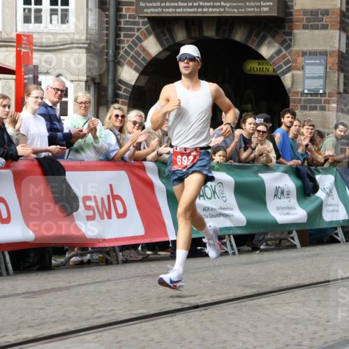 13.09.2026 - 21. swb-Marathon Bremen Strokosch-Dieckow http://msf.ph/oto/10297510 13.09.2026 12:27:24 Ziel 692 meine-sportfotos.de