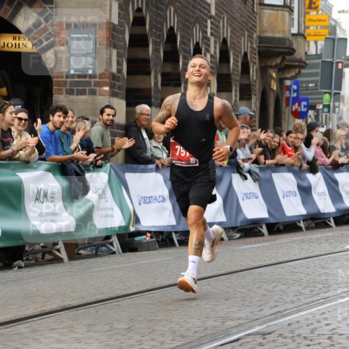 13.09.2026 - 21. swb-Marathon Bremen Strokosch-Dieckow http://msf.ph/oto/10297518 13.09.2026 12:28:38 Ziel 443, 614, 751 meine-sportfotos.de