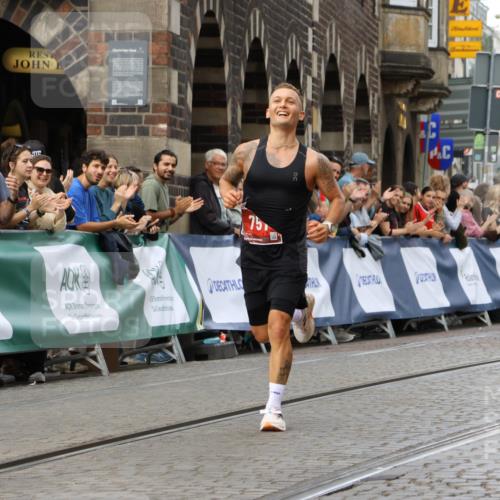 13.09.2026 - 21. swb-Marathon Bremen Strokosch-Dieckow http://msf.ph/oto/10297521 13.09.2026 12:28:38 Ziel 443, 614, 751 meine-sportfotos.de