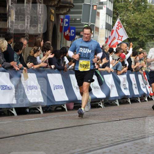 13.09.2026 - 21. swb-Marathon Bremen Strokosch-Dieckow http://msf.ph/oto/10297534 13.09.2026 10:49:11 Ziel 10253, 10293, 10815, 11885, 12027, 12204, 12350, 13512, 13555, 10294, 10514, 10655, 10739, 10846, 11191, 11621, 11984, 12376 meine-sportfotos.de