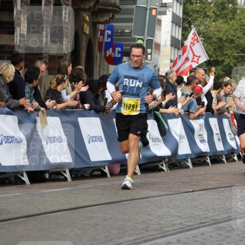 13.09.2026 - 21. swb-Marathon Bremen Strokosch-Dieckow http://msf.ph/oto/10297542 13.09.2026 10:49:11 Ziel 10253, 10293, 10815, 11885, 12027, 12204, 12350, 13512, 13555, 10294, 10514, 10655, 10739, 10846, 11191, 11621, 11984, 12376 meine-sportfotos.de