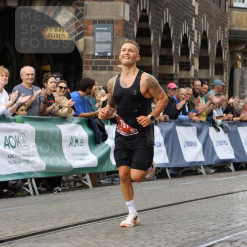 13.09.2026 - 21. swb-Marathon Bremen Strokosch-Dieckow http://msf.ph/oto/10297545 13.09.2026 12:28:38 Ziel 443, 614, 751 meine-sportfotos.de