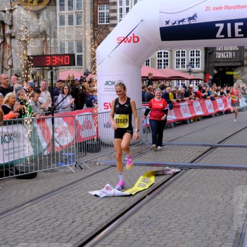 13.09.2026 - 21. swb-Marathon Bremen Tim E. http://msf.ph/oto/10297561 13.09.2026 10:28:58 Ziel 13515, 13547, 13567, 13593, 13624 meine-sportfotos.de