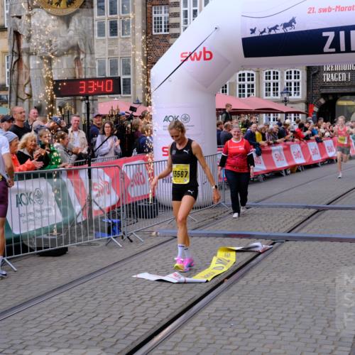 13.09.2026 - 21. swb-Marathon Bremen Tim E. http://msf.ph/oto/10297563 13.09.2026 10:28:58 Ziel 13515, 13547, 13567, 13593, 13624 meine-sportfotos.de