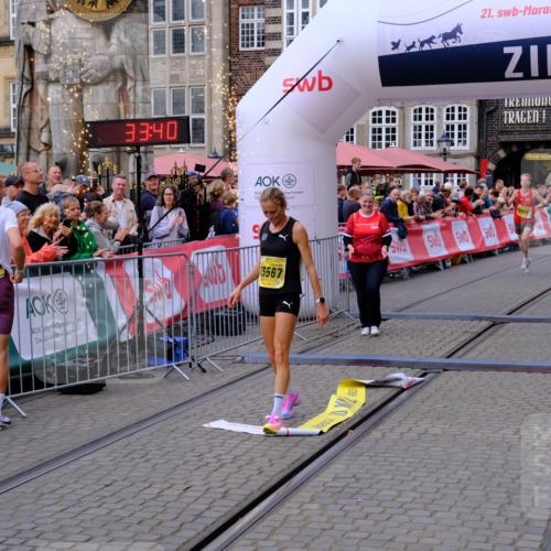 13.09.2026 - 21. swb-Marathon Bremen Tim E. http://msf.ph/oto/10297566 13.09.2026 10:28:58 Ziel 13515, 13547, 13567, 13593, 13624 meine-sportfotos.de