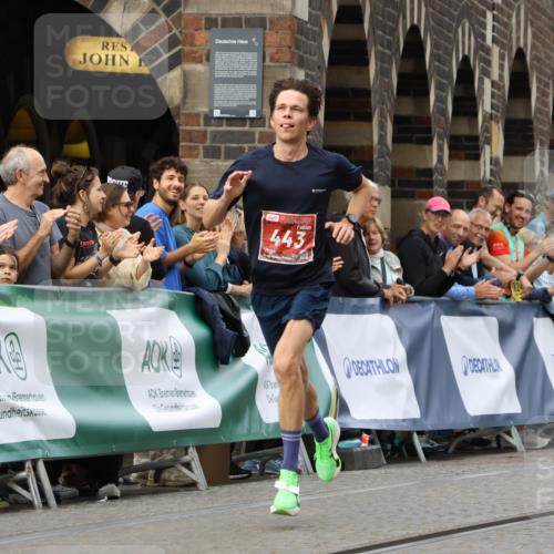 13.09.2026 - 21. swb-Marathon Bremen Strokosch-Dieckow http://msf.ph/oto/10297592 13.09.2026 12:28:54 Ziel 443, 2054, 317, 608, 796, 1046 meine-sportfotos.de